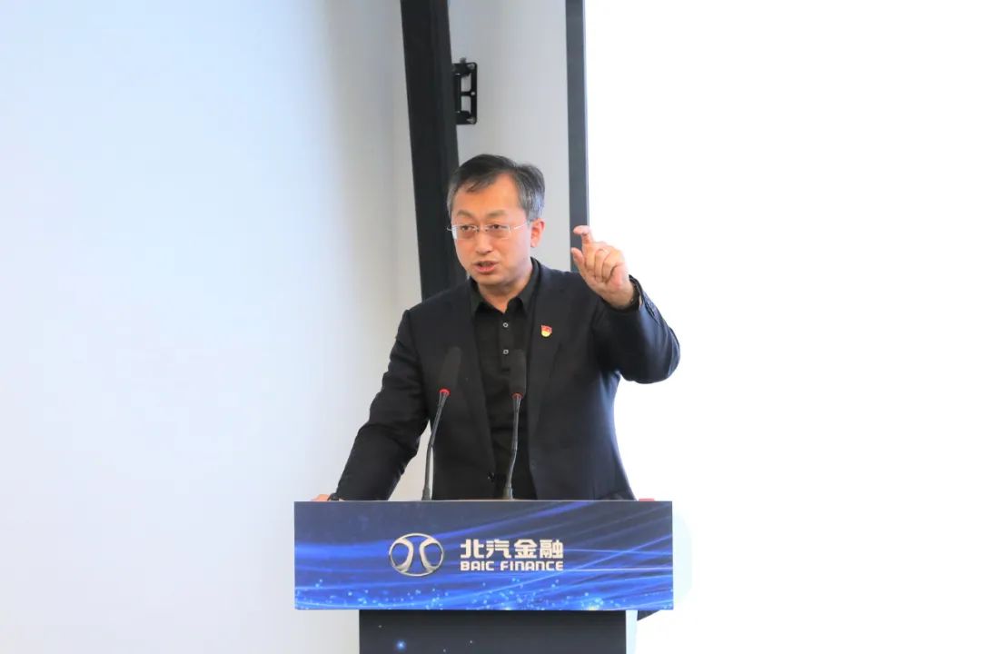 融赢发展 勇毅前行丨海棠书屋
召开2023年度工作会暨二届十四次职工代表大会