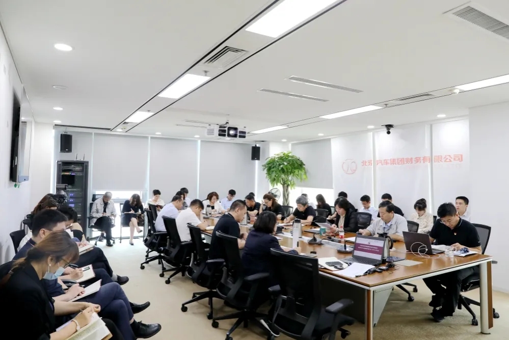 用实干实绩实效推动高质量发展丨海棠书屋
召开干部大会巩固深化主题教育成果